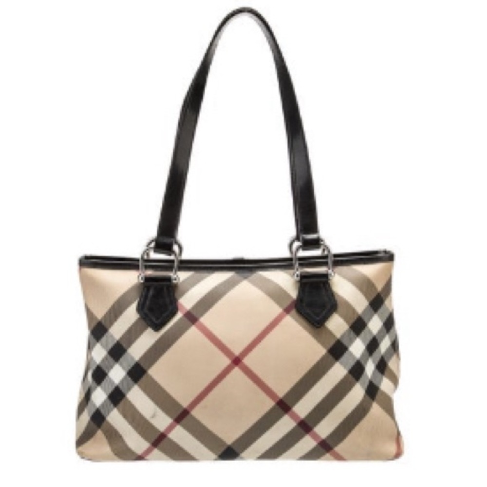 Burberry Pre-Owned
2000-2017 Supernova